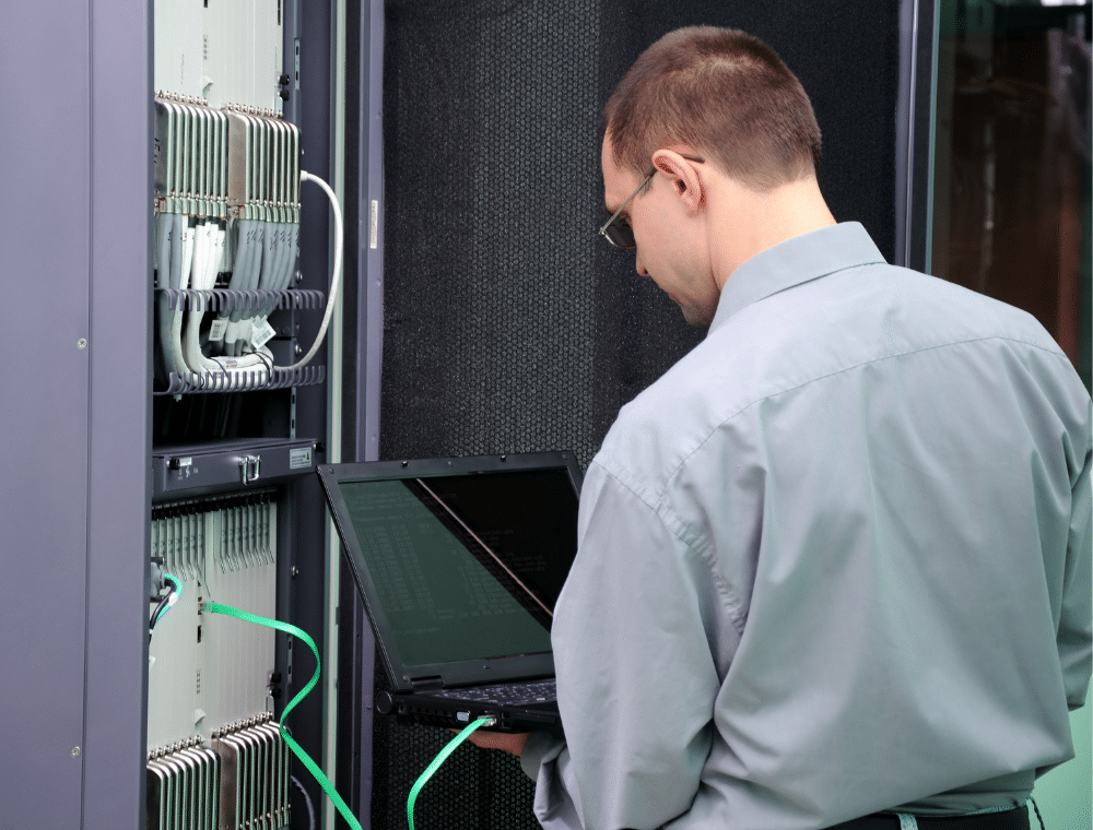 it-service_ludwigsburg_klein_1000x760 Techniker des IT-Service Ludwigsburg.